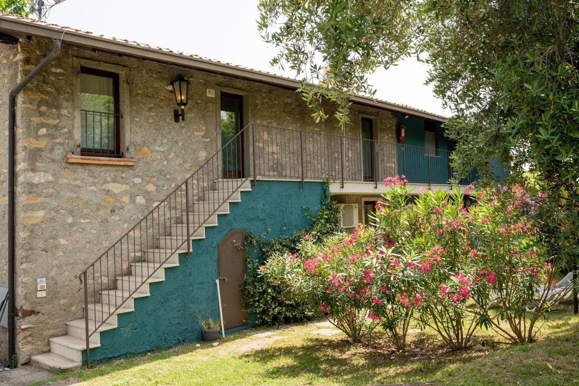 Sivinos Camping Boutique مانربا ديل جاردا المظهر الخارجي الصورة